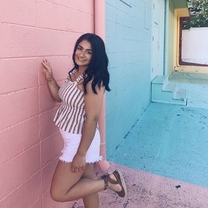 Meet your Posher, Danielle